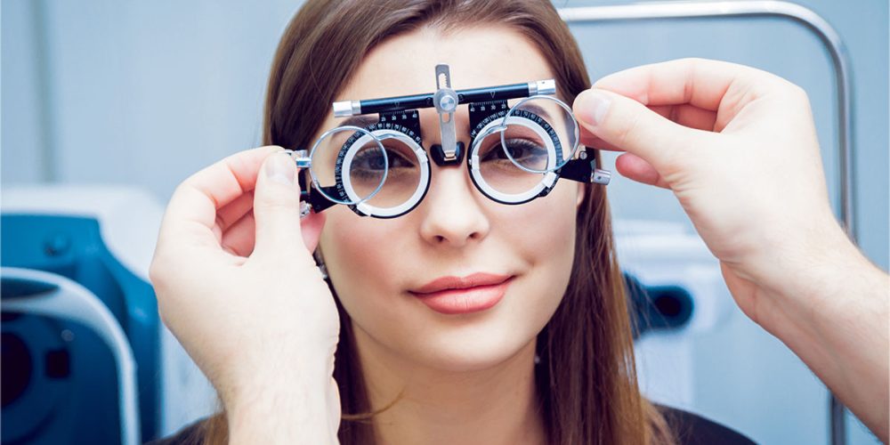 تصحيح الإبصار بالليزر والعدسات الإنكسارية