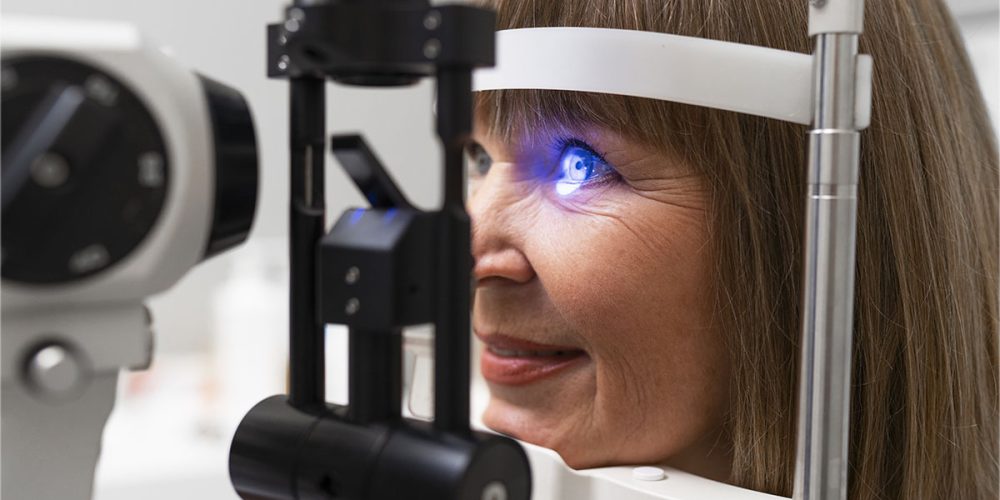 قياس ضغط العين ومتابعة المياه الزرقاء (الجلوكوما)